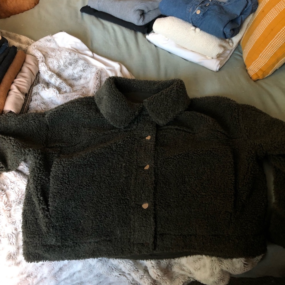 Lululemon sherpa crop jacket, oversized size XL